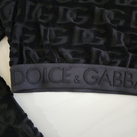 Dolce & Gabbana debossed-logo pattern cropped top - Picture 11 of 13